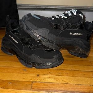 Balenciaga Triple S Black